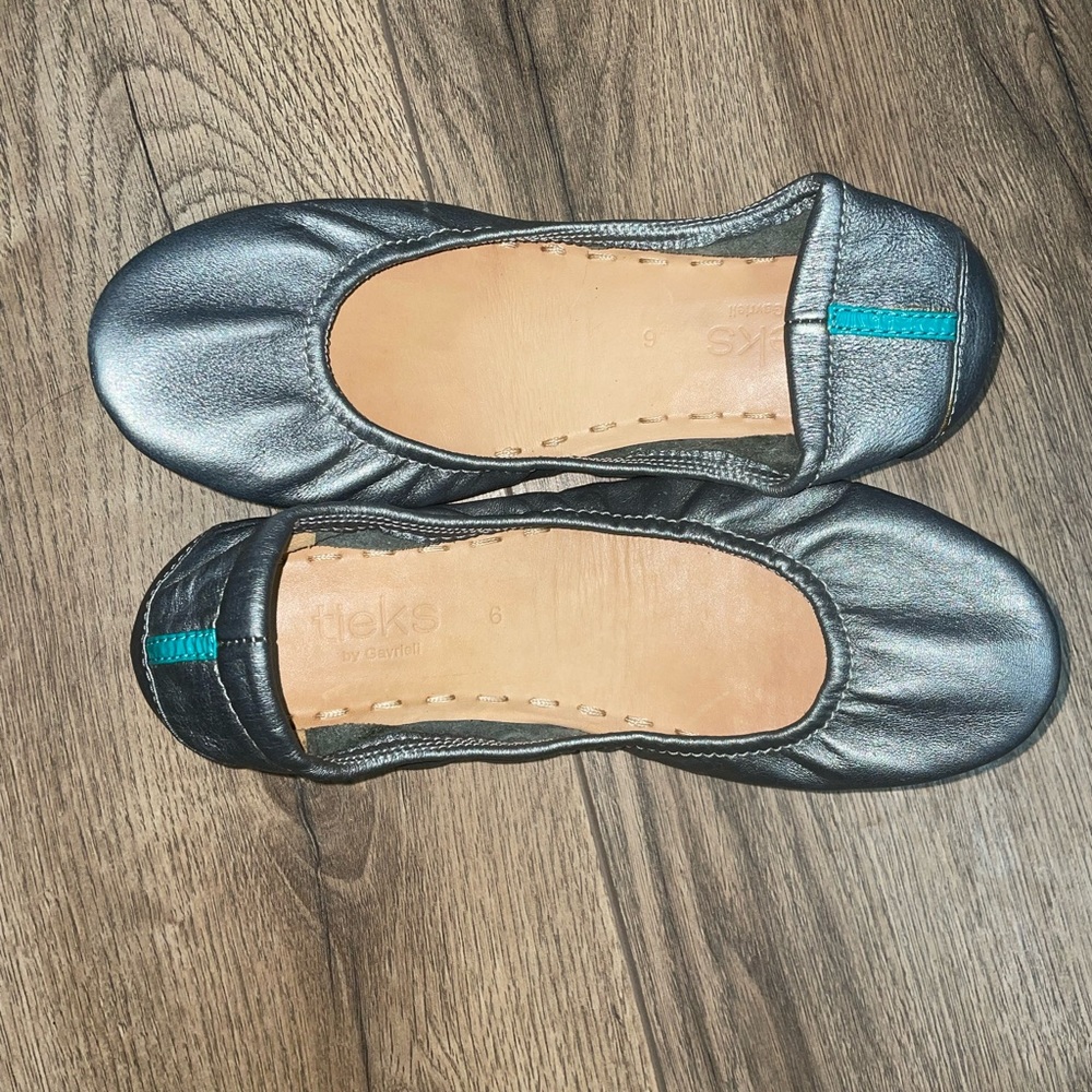 Silver Tieks (metallic pewter)